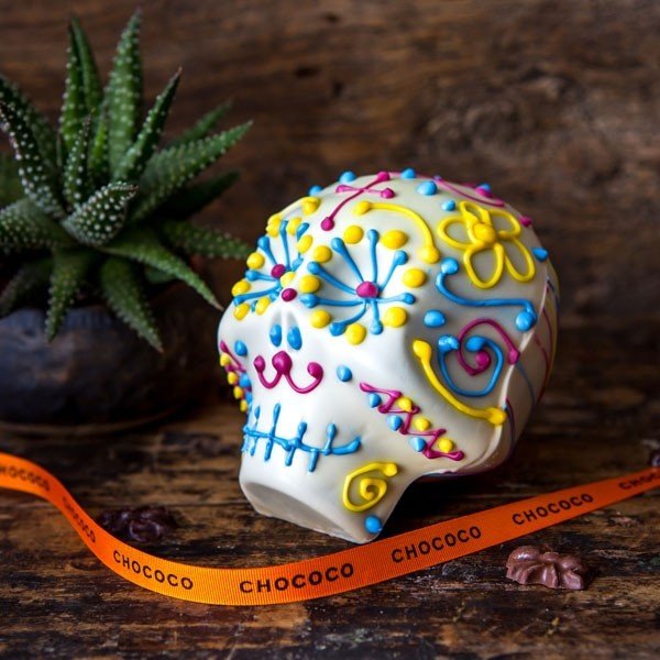 "Spine-chillingly good" Day of the Dead skulls