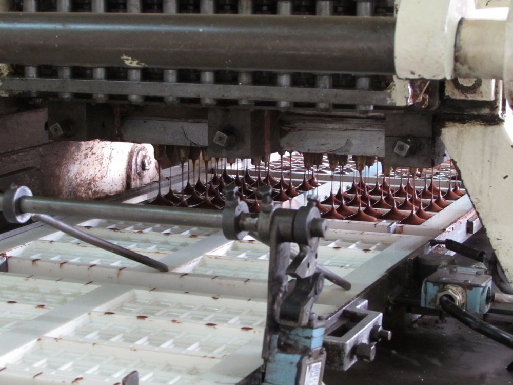 moulding bars robert chocolate factory madagascar