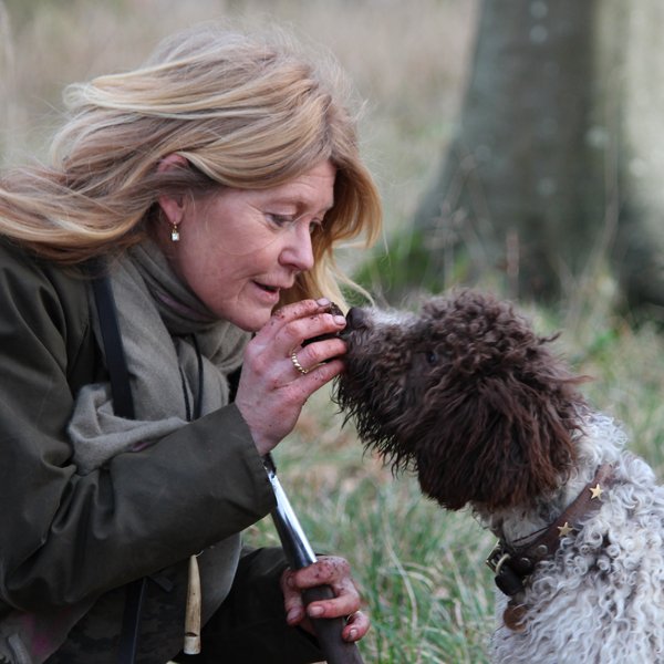 Truffle hunter Sasha Dorey & her truffle hound